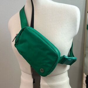 Emerald Ice Lululemon Belt Bag